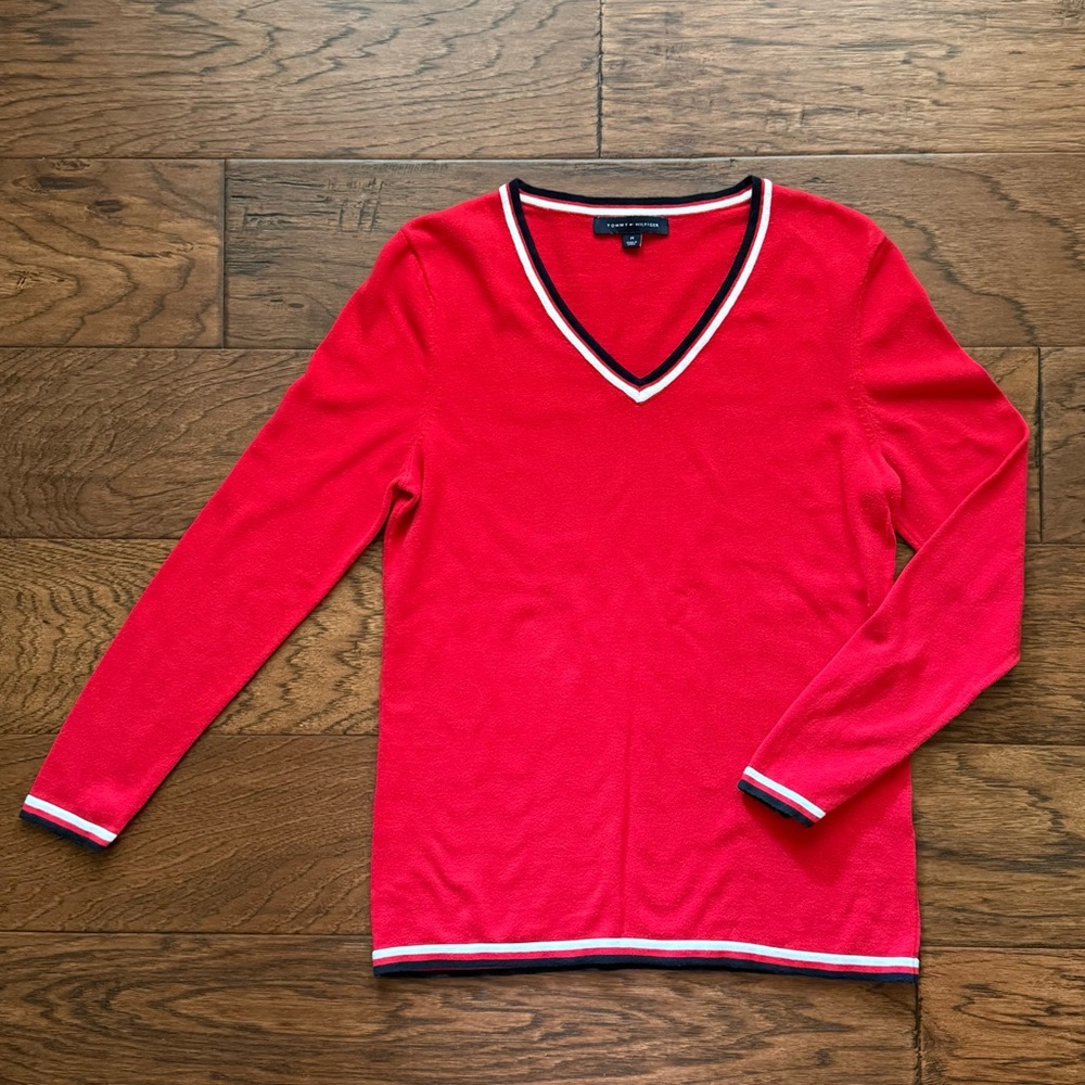 Tommy Hilfiger Women's Size Medium Red Contrasting Trim V-Neck Sweater